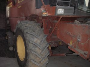 Combine Harvester New Holland L523